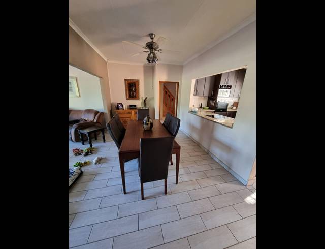 5 BEDROOM FREEHOLD FOR SALE IN MEER EN SEE